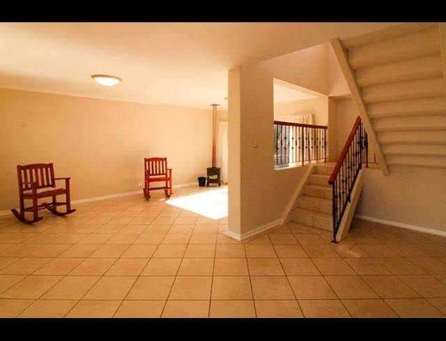 4 BEDROOM HOUSE FOR SALE IN CINTSA EAST